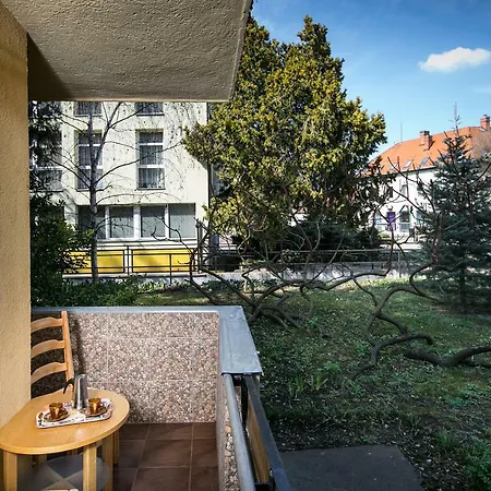 דירה Legyott Apartman אגר