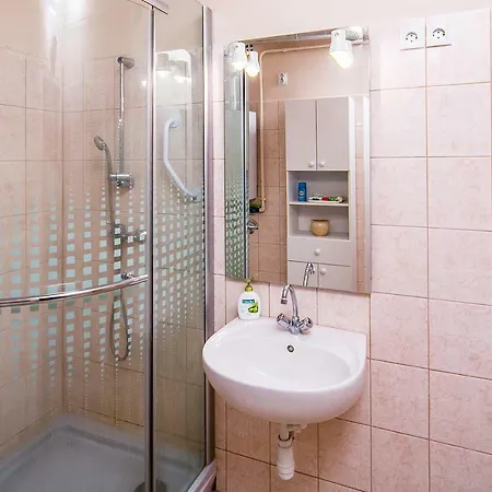 Legyott Apartman אגר